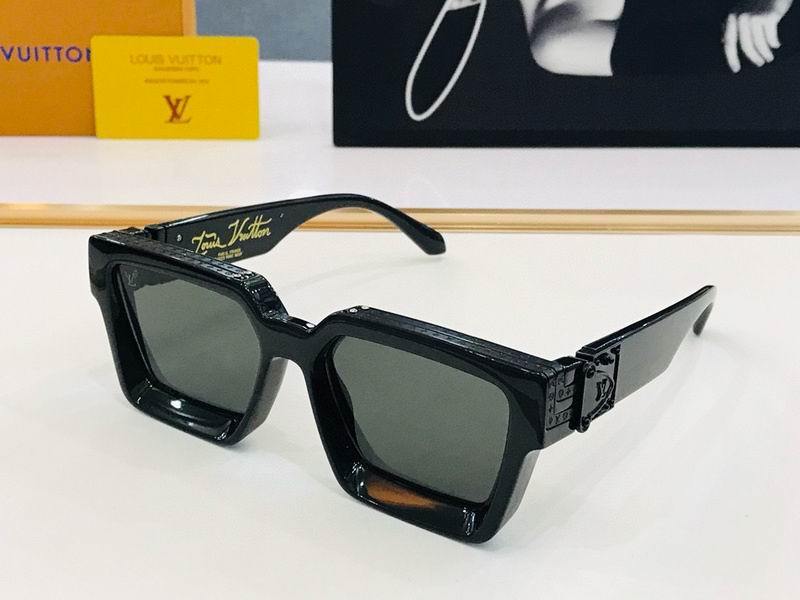 LV Sunglasses 456